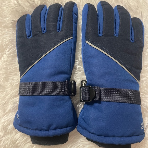 Champion Winter Gloves - Picture 1 of 4